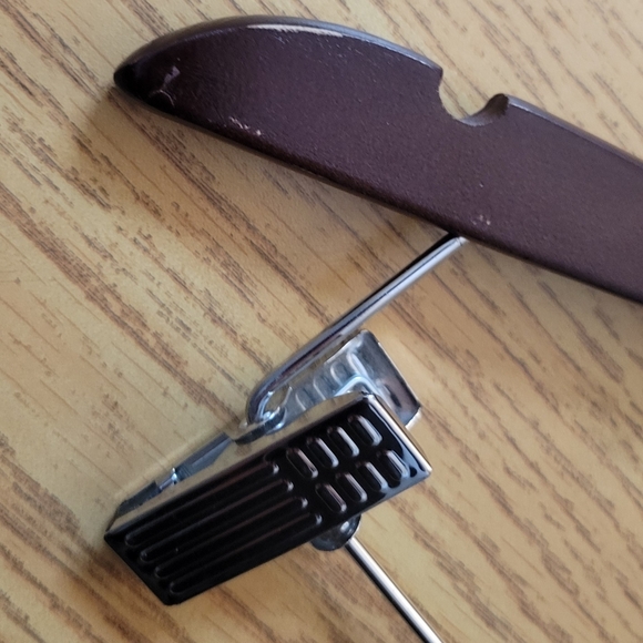 High Grade Cherry Wood Suit Hangers - Picture 10 of 10